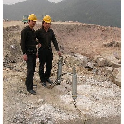 迪戈DG-C200替代爆破開采螢石礦機器，螢石礦開采器械